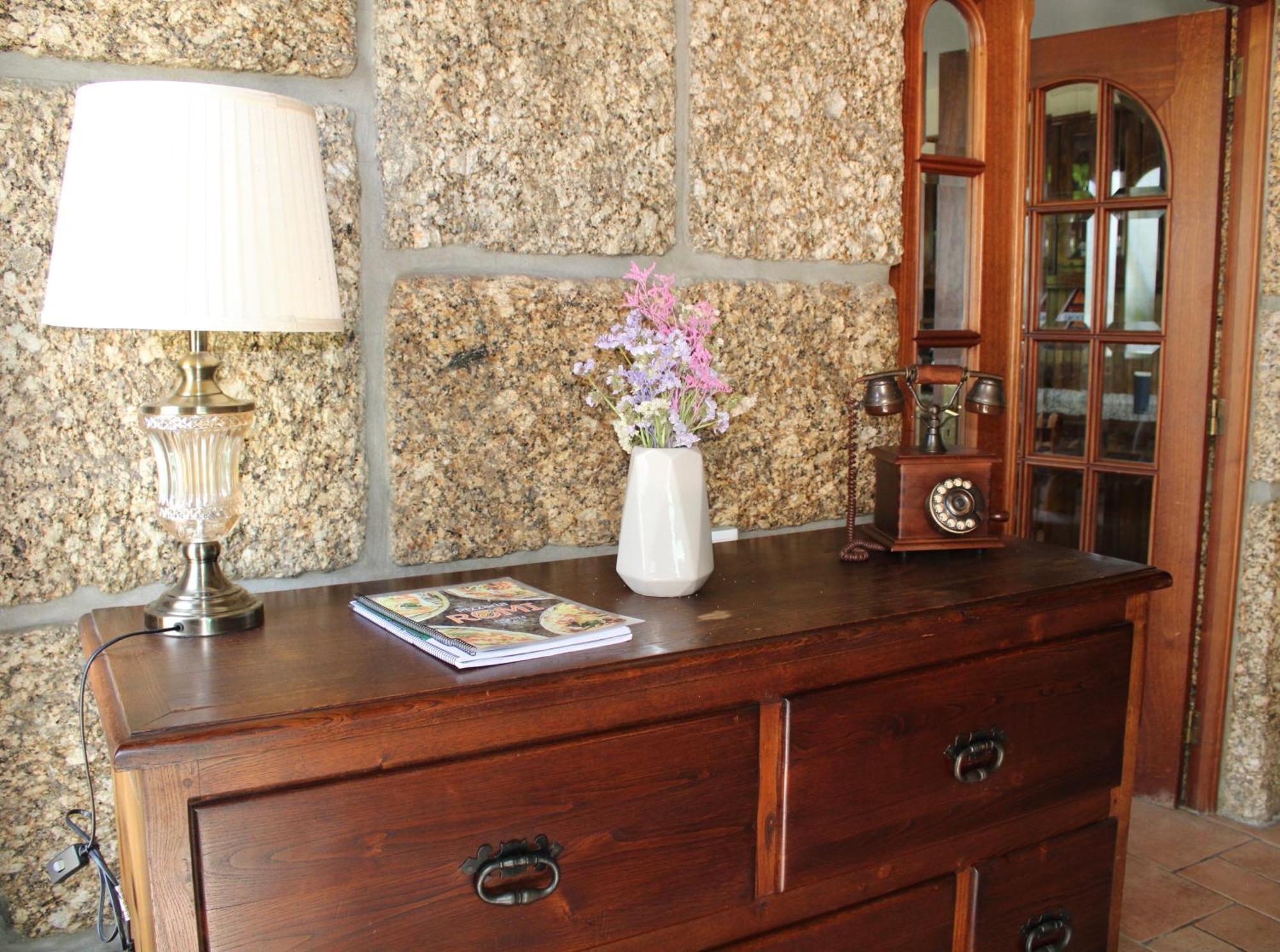 The Oak'S Wolf-Country House Fafe Kültér fotó